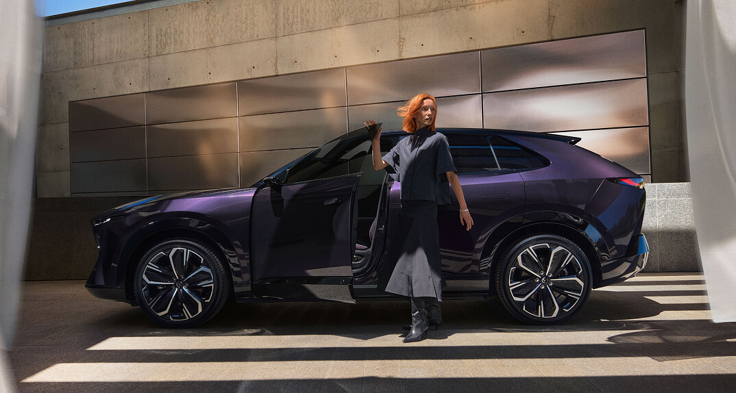 THE MAZDA CX-6e